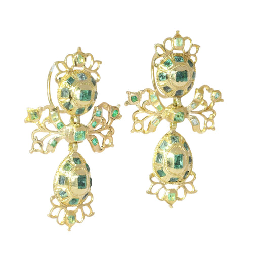 Boucles d'oreilles Boucles d'oreilles baroques en émeraudes ibériques, orfèvrerie du XVIIIe siècle sertie de 58 émeraudes 58 Facettes 25115-0313
