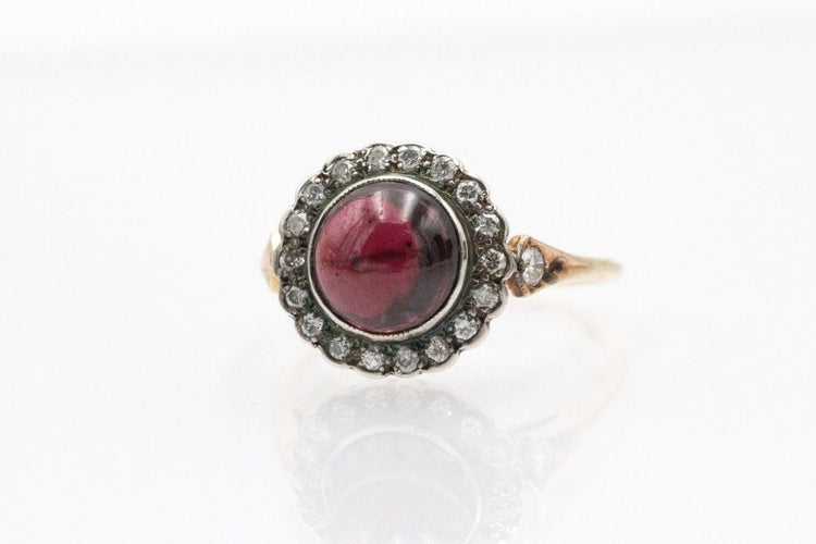 Bague Bague ancienne grenat cabochon et diamants en or jaune 58 Facettes 11712