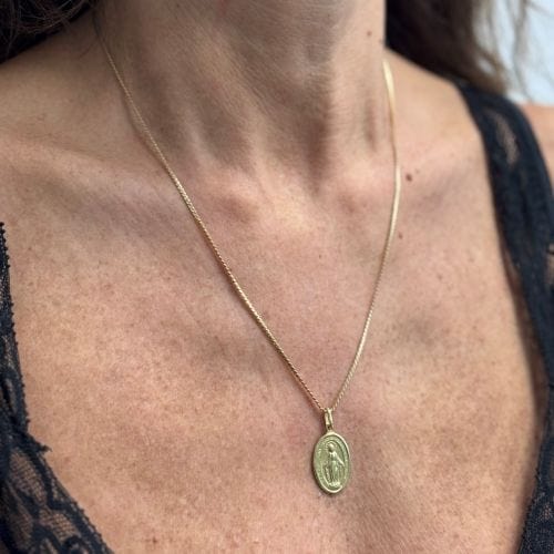 Collier Collier en or jaune avec la Vierge miraculeuse 58 Facettes 34873