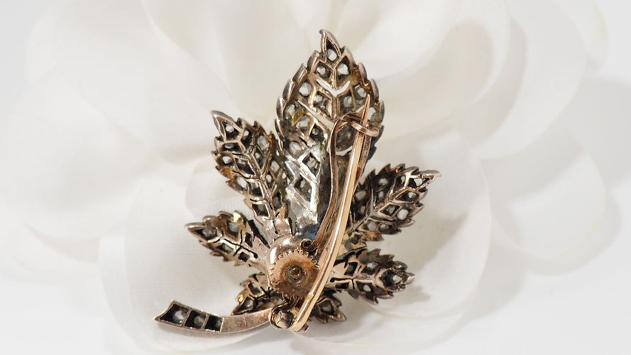 Broche Broche Ancienne En Or Rose Et Argent Ornée De Diamants 58 Facettes 31750