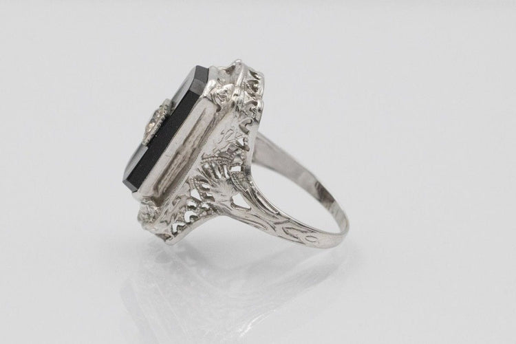 Bague 47 Vintage Art Déco diamond and onyx ring, 1930s. 58 Facettes 11473