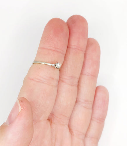 Bague 53.5 Bague solitaire vintage or blanc 14k diamant 0,12 carat 58 Facettes A06195