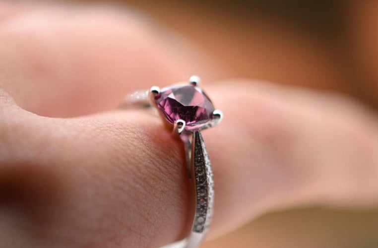 Bague 54 Bague Or Blanc Diamants et Saphir 58 Facettes