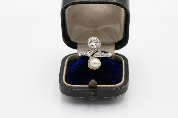 Bague 55 Bague en or Toi et Moi avec diamant de 1,00 ct et perle 58 Facettes 1540