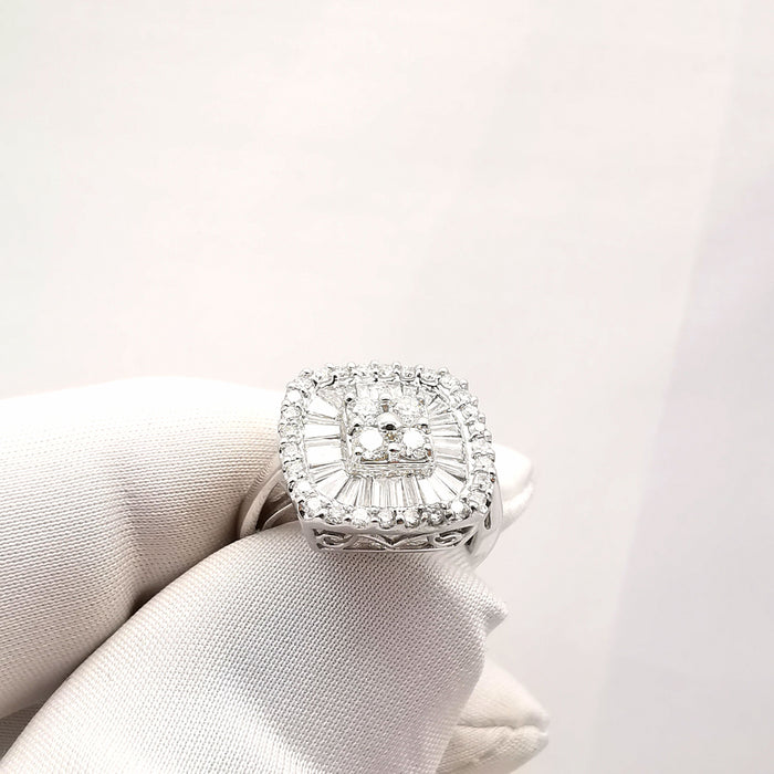 Anillo de oro blanco con diamantes