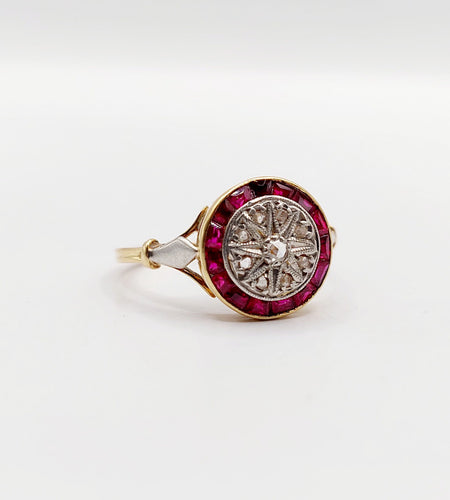 Bague 50 Bague cible Art déco en or 18k, diamant taille rose et rubis calibrés 58 Facettes A06428