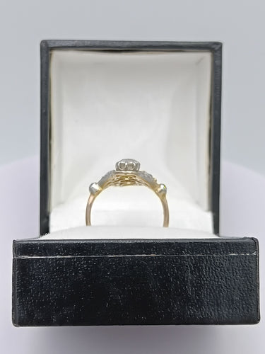 古董黄金戒指和铂金镶嵌钻石 