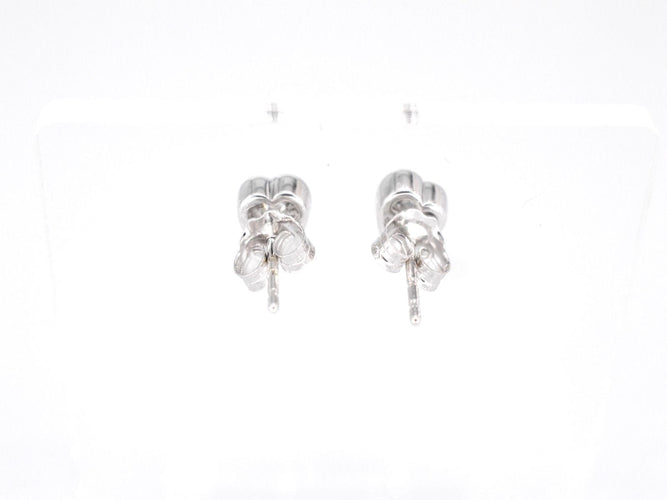 Boucles d'oreilles Boucles d'oreilles en or blanc avec un diamant taille brillant en forme de cœur 58 Facettes 2096