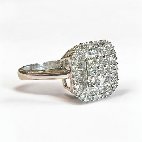 Bague 56 bague en or blanc 18ct sertie d'un pavage de diamants 58 Facettes 4925 A