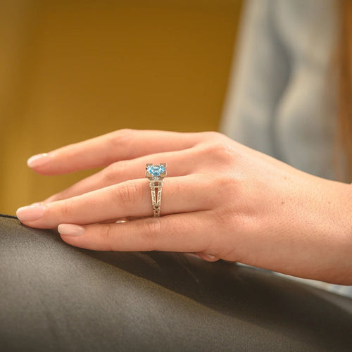 Bague 53.5 TOURNAIRE Paris - Bague French Kiss or blanc, topaze bleue. 58 Facettes 123577.8