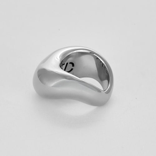 Bague 56 FRED - MOUVEMENTÉ - Importante bague en or blanc 58 Facettes B250490