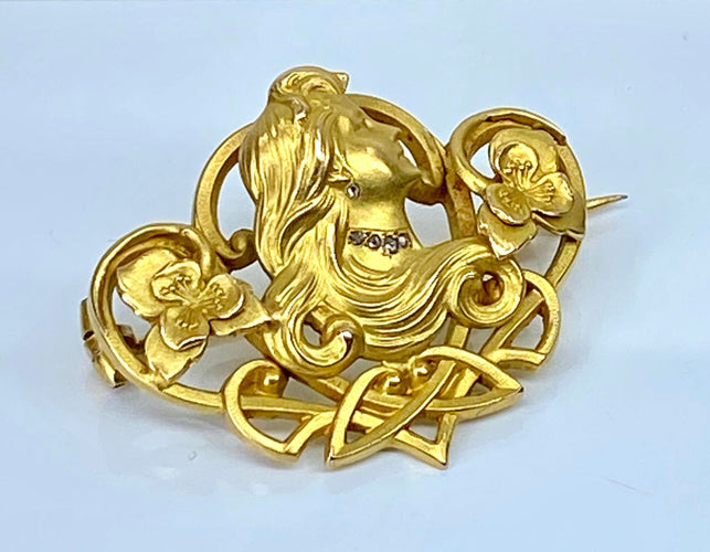 Broche Broche Art Nouveau en or jaune 18 carats et diamants 58 Facettes AB523