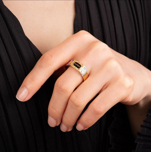 Bague 60 Bague en or jaune, émail - Vers 1825 Charles X 58 Facettes A3159