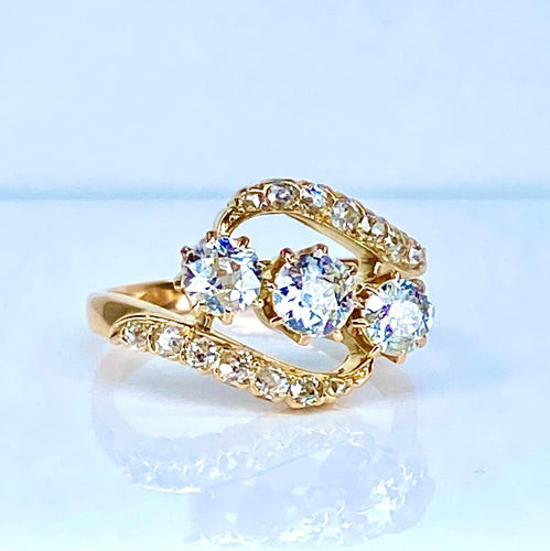 Bague 49 Bague en or jaune 18 carats et diamants vers 1900 58 Facettes AB497