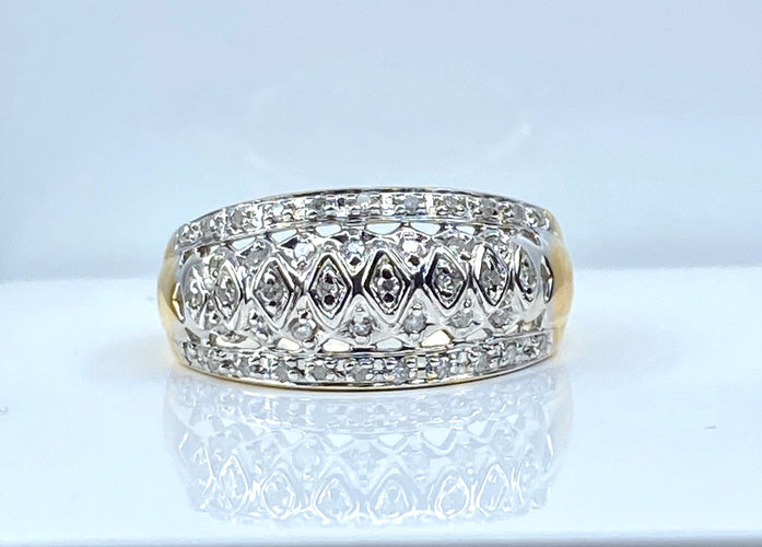 Anel jonc em ouro amarelo e diamantes 