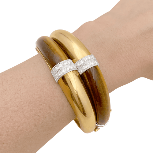 Bracelet Bracelet ouvrant, or jaune, oeil de tigre et diamants. 58 Facettes 34624