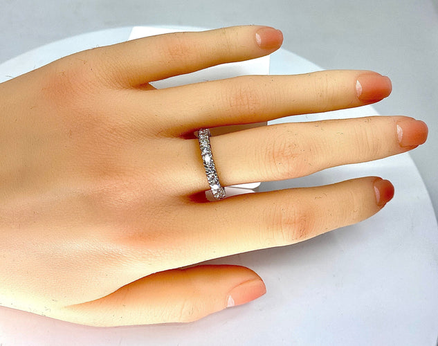 Bague 55 Alliance en or blanc ornée de 24 diamants 58 Facettes AB315