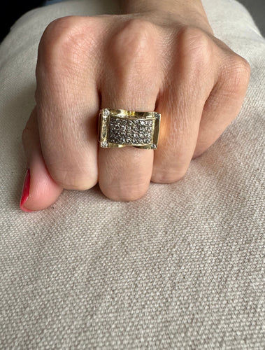 Bague 57 Bague or pavage 44 diamants 58 Facettes