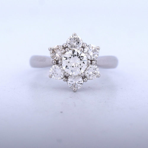 Bague 54 Bague ancienne en or blanc avec diamants 58 Facettes
