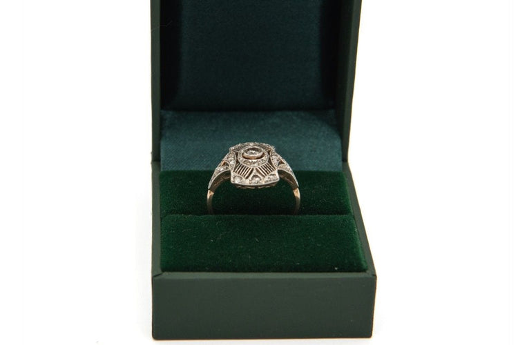 Bague 57 Bague Art Déco en or jaune et platine avec diamants taille ancienne, années 1920 58 Facettes 9436