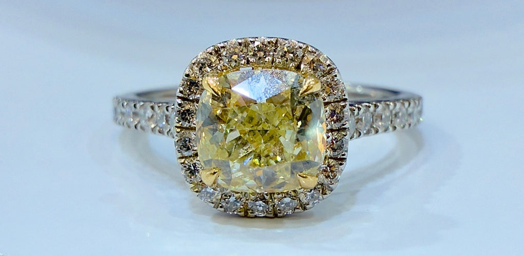 Bague 52 Solitaire diamant jaune fancy light yellow en or blanc 58 Facettes