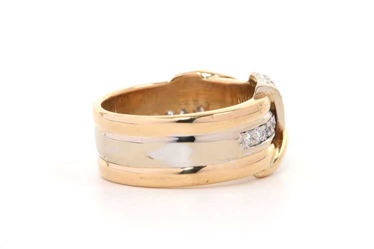 Bague 53 Bague contemporaine en or jaune et blanc 18 carats sertie de diamants 58 Facettes 21847