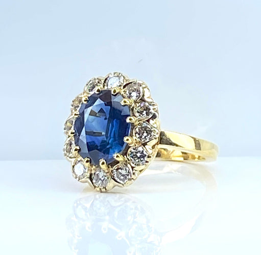 Bague 50 Bague marguerite en or jaune 18 carats, saphir 3,50 carats et diamants 58 Facettes AB548