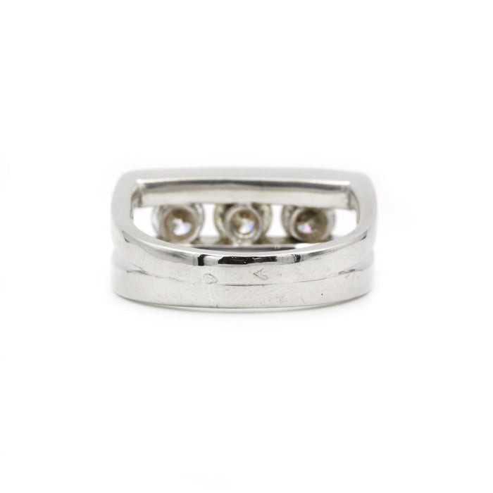 Ring - white gold and diamonds