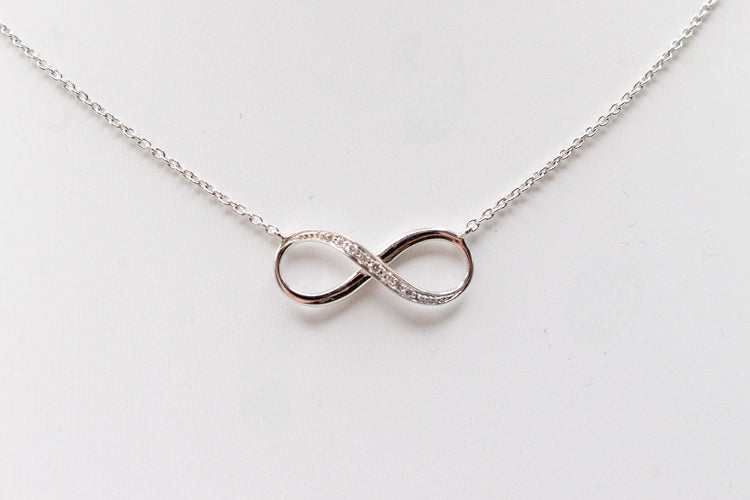 Collier Collier infini or blanc, diamants 58 Facettes 240410