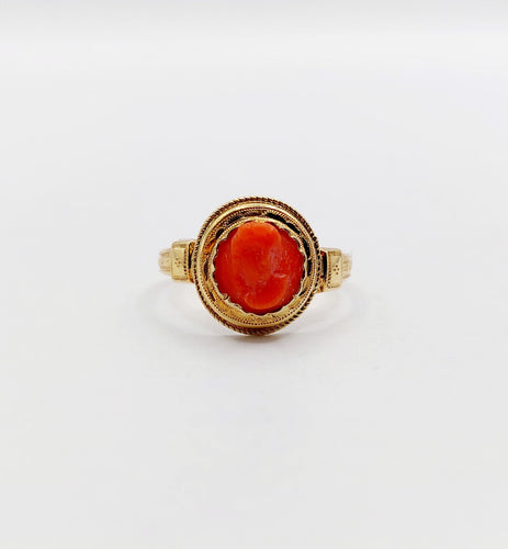 Bague 44 Bague or rose, camée corail monture finement ciselée (circa 1900) 58 Facettes A06370
