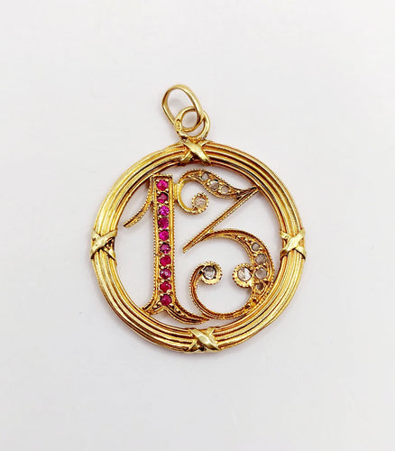 Pendentif Pendentif chiffre 13 or jaune, rubis et diamants taille rose (circa 1910) 58 Facettes A06108