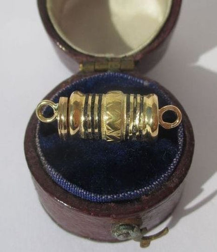 Fermoir cylindrique godronné émaillé 58 Facettes