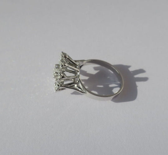 Bague marguerite fleur or blanc platine diamants 58 Facettes