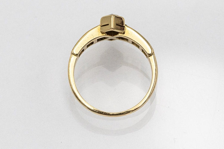 Bague 50 Bague vintage en or ornée de rubis et de diamants, datant des années 1970. 58 Facettes 11155