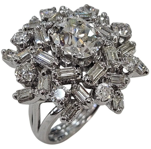 Bague 52 Bague en or blanc sertie d'un diamant naturel taille ancienne de 2,60 carats, certifié HRD. 58 Facettes E33