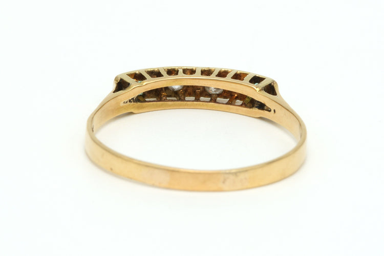 Bague 61 Bague contemporaine en or jaune 18 carats sertie d'émeraudes et de diamants 58 Facettes B332