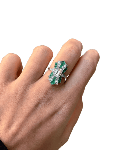 Bague 54 Bague de style Art déco en platine avec diamants et émeraudes 58 Facettes