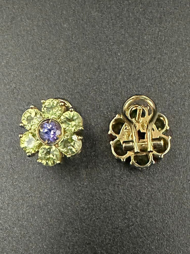 Boucles d'oreilles PASCALE BRUNI. Boucles d’oreilles or, tanzanites et péridots 58 Facettes