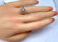 Bague 49.0 Bague marguerite en or blanc 18 carats en diamants 58 Facettes AB259