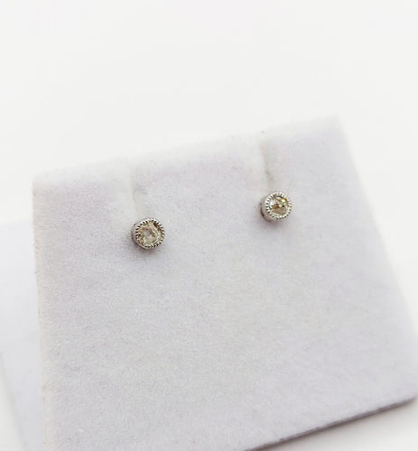 Boucles d'oreilles Puces d'oreilles diamants taille ancienne en or blanc 18k et platine 58 Facettes A04402