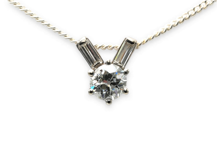 Hänge från 70-talet infattat med diamanter i 18 karat vitt guld 