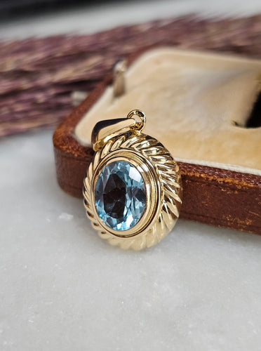 Pendentif Pendentif or jaune Topaze 58 Facettes 530