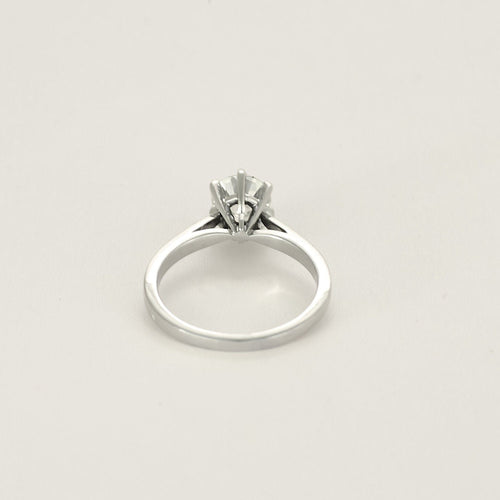 Bague 53 Solitaire en or blanc et diamant 58 Facettes B250581