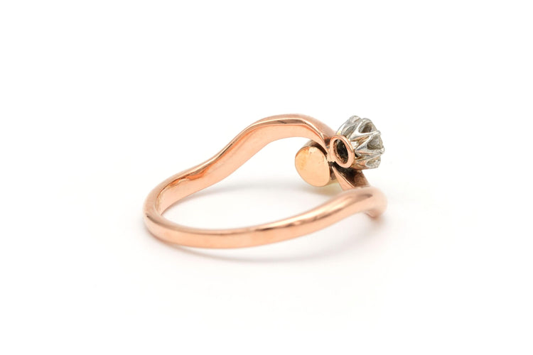 Bague 56 Bague en or rose sertie d'une perle et d'un diamant 58 Facettes B568