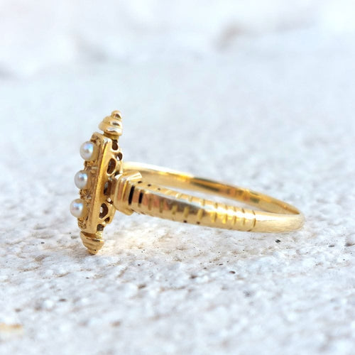 Bague 57 Bague trilogie Napoléon III, or et perles 58 Facettes 108