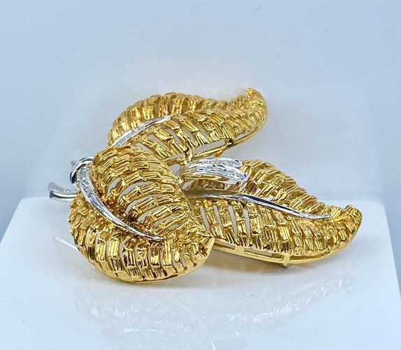 Broche Broche feuille en or jaune et diamants 58 Facettes AB592bis