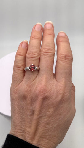 Bague 55 Solitaire or gris spinelle rose 58 Facettes