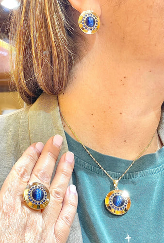 Boucles d'oreilles Parure 4 pièces en or jaune 18 carats saphirs bleus et chrysobéryls oeil de chat 58 Facettes