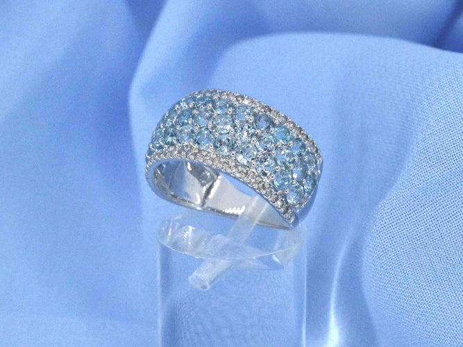 Bague 54 Bague en or blanc avec topazes et diamants 58 Facettes 2356