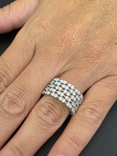 Obrączka ślubna wieczność z białego złota z diamentami o masie 3,90 ct 